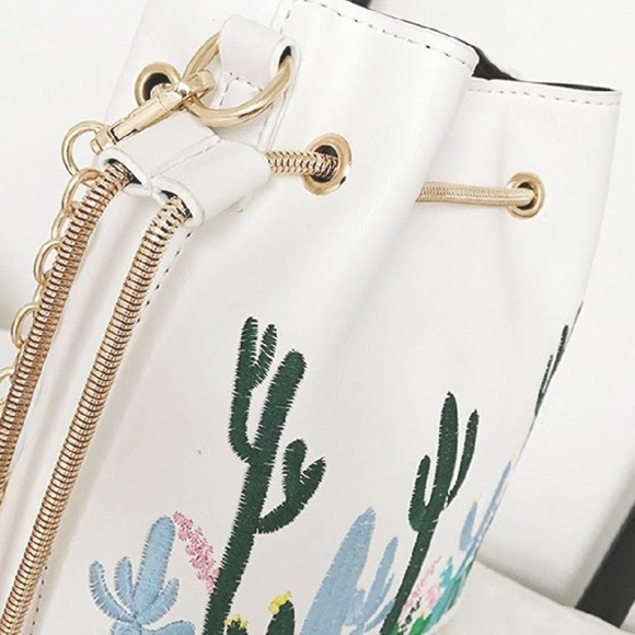 🖤 HP 🖤 White Cactus Print Bucket Bag - Picture 2 of 6